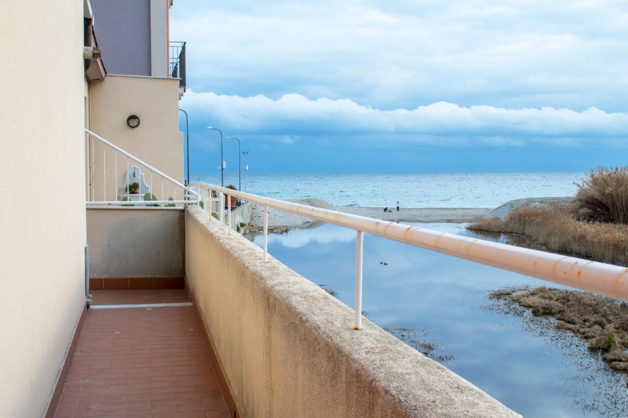 100 Metri Dal Mare Relax A Due Passi Dal Centro Apartment Finale Ligure Exterior foto